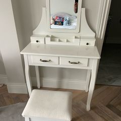 kids dressing table