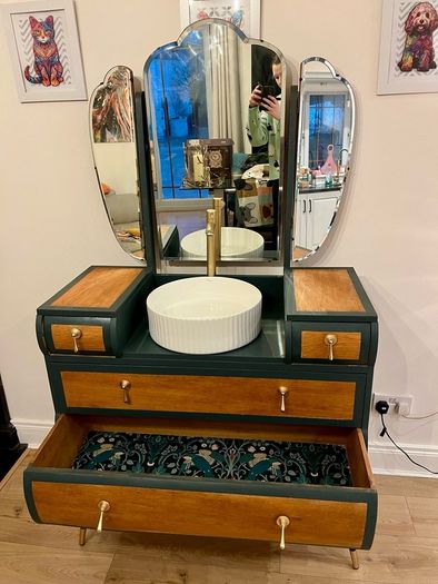 A Striking, Bespoke Bathroom Vanity unit