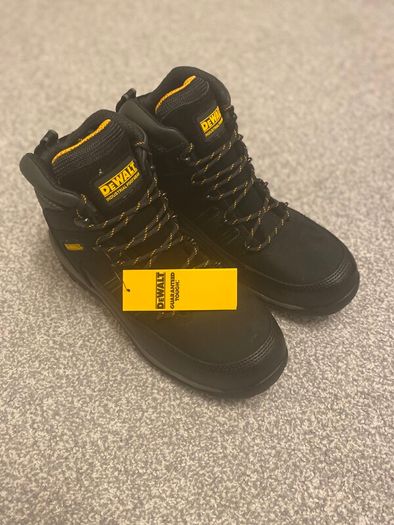 DeWalt safety boots