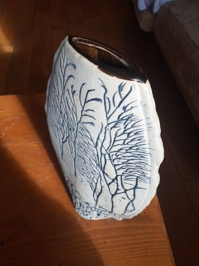 Pottery vase.