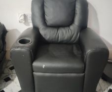 kids recliner chair bearly used