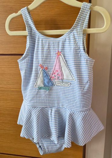 Girls swimsuit size 3-4 years