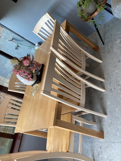 table and 6 chairs