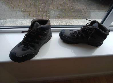 mens hiking boots