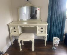 bedroom furniture set