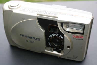 Olympus Camedia D-380 2.0MP Compact Digital Camera Silver Tested