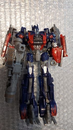 Transformer Optimus.