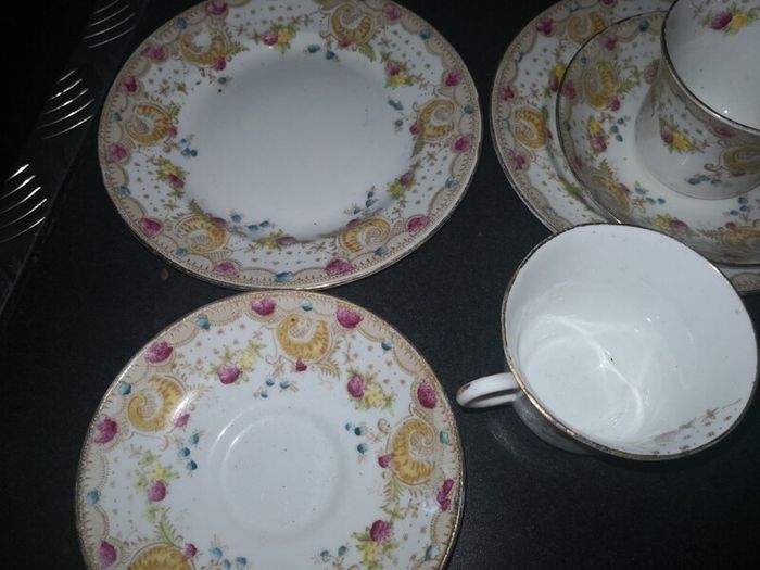 Elegant Edwardian porcelain teaset 1900s