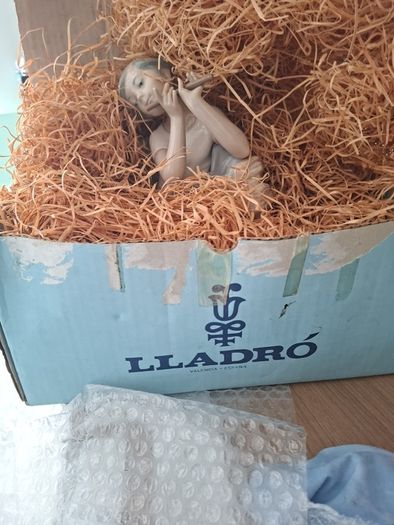 True  Vintage Lladro Boy with Flute (1971/1977)