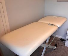 REM Electric Beauty/Massage Bed