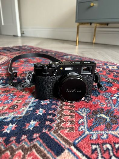 Fujifilm X100VI Black Mint Condition Boxed plus Extras (Case, 128GB Card, Receipt)