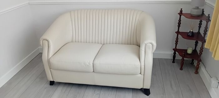 2 seater leather couch