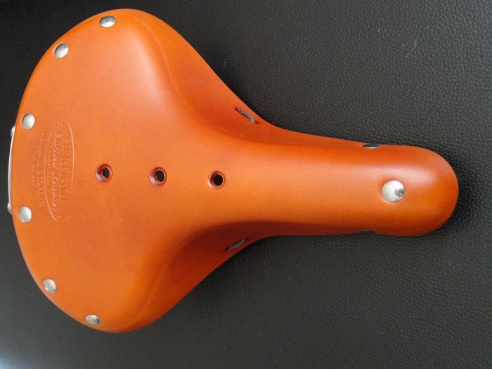 Heritage Sprung Premium Leather Saddle 270Mm 210Mm - Honey