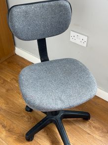 Desk chair
