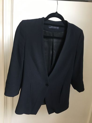 Zara black blazer XS - sleeves elbow length worn twice