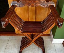 Savonarola vintage chair