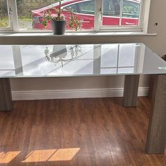 Dinning  Table