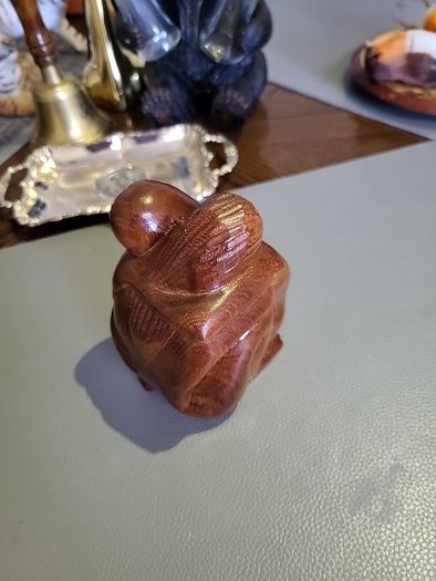 Wood carving of " lovers"