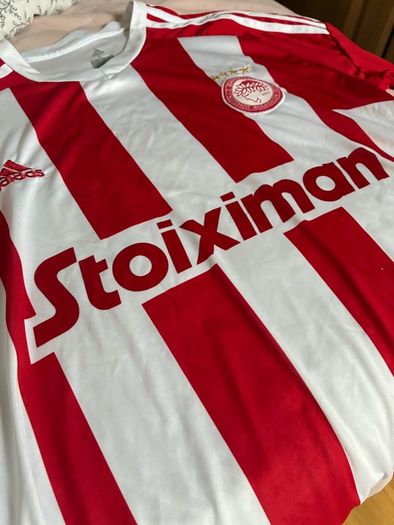 FC Olympiacos Football Shirt Size Medium