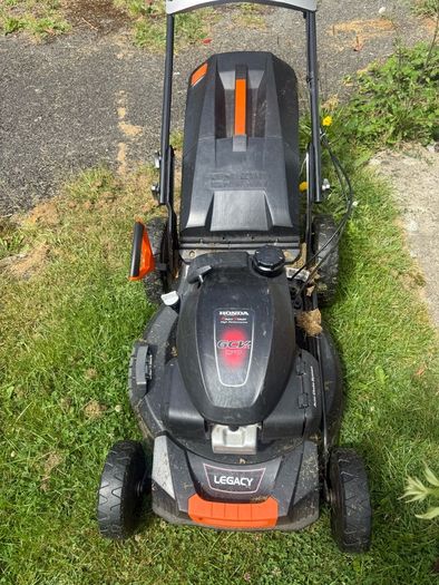 Honda petrol selfpropelled lawnmower