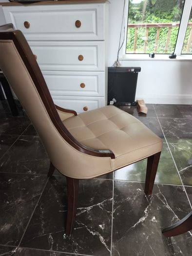 Dining Table with 6 chairs