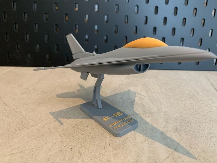 F-16 Fighting Falcon - 3D printed model (free postage)