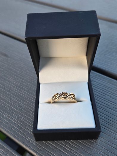 9ct Yellow Gold Celtic Style Band