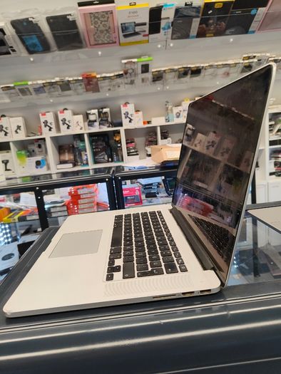 Apple MacBook Pro a1398 Retina 15.4" Mid 2015 256GB SSD 16GB Ram 2.5GHz Core i7 macOS Monterey (Battery Cycle: 845)