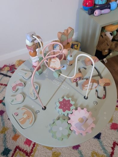 Little Dutch busy table