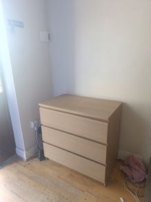 chest of drawers