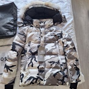 Canada Goose mens S camouflage parka with fur
