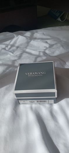 Brand New Vera Wang Wedgwood "Treasures With Love" Red Heart Jewelry Box