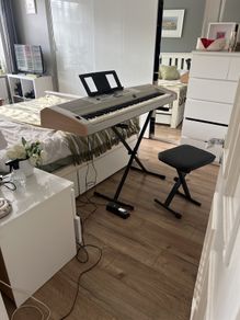 Yamaha Portable Grand DGX-505