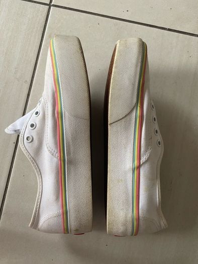 VANS "Off The Walls" size 6UK