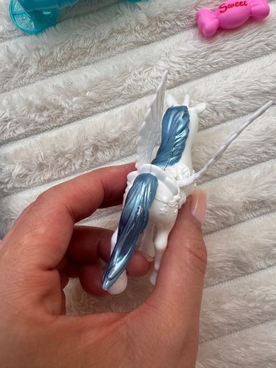 Crystal unicorn carriage BJ toys unicorn - loose wiings approx. 9 cm. Only 1 candy Please see photos