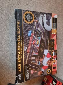 toy race track