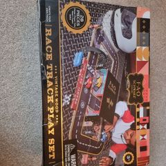 toy race track