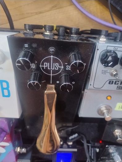 Gamechanger Audio Plus sustain pedal & WET switch