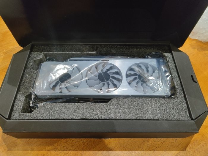 Gigabyte GeForce RTX 3080 VISION OC 10G Graphic Card - price incl. shipping