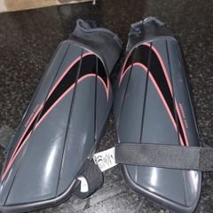 Hockey Trainers plus knee guard