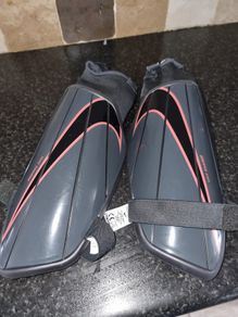 Hockey Trainers plus knee guard