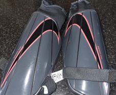 Hockey Trainers plus knee guard