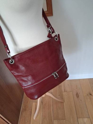 Stunning Designer Laura DiMaggio Maroon Italian Leather Bag
