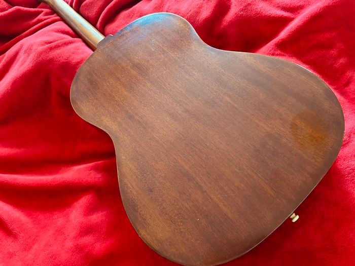 Vintage 1968 Gibson LG0