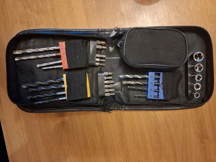 Black & Decker CP12 cordless drill + accessories