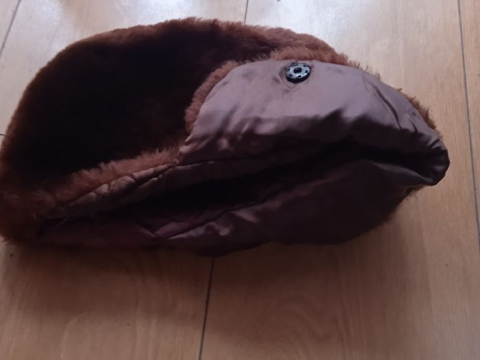 Lambs fur hat