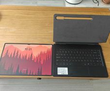 Galaxy Tab S8 Ultra 256GB + Premium Magnetic Keyboard  Keyboard