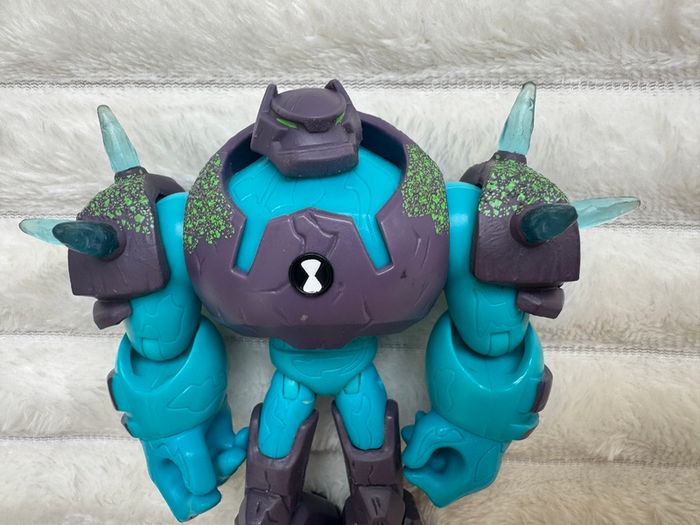 Ben 10 To Shock Rocks Transformer Playmates Used Please look at the pictures