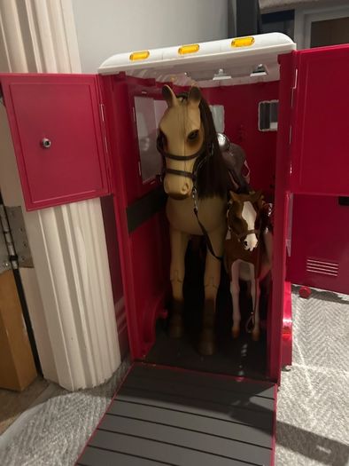 Our Generation Horse Box