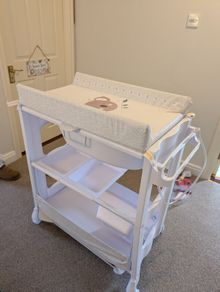 Babylo bath and changing table
